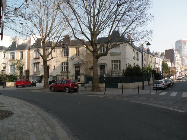  jolies maison toutes semblables, Place de l'Abbé Georges Hénocque 